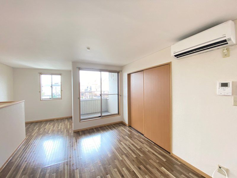 �y���ԁE���r���O�z�@