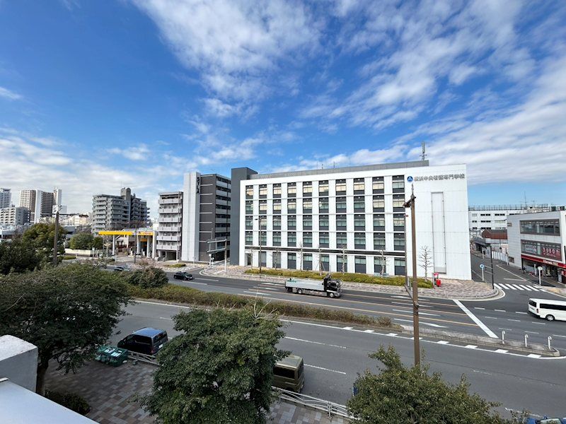 �y���]�z�@