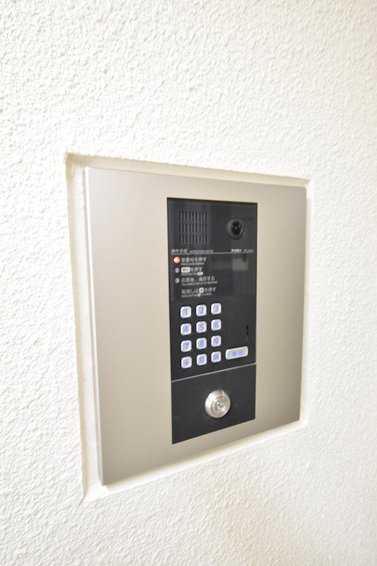 �y�Z�L�����e�B�z�@