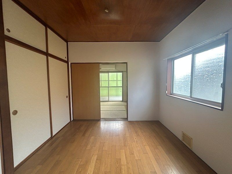 �y���ԁE���r���O�z�@