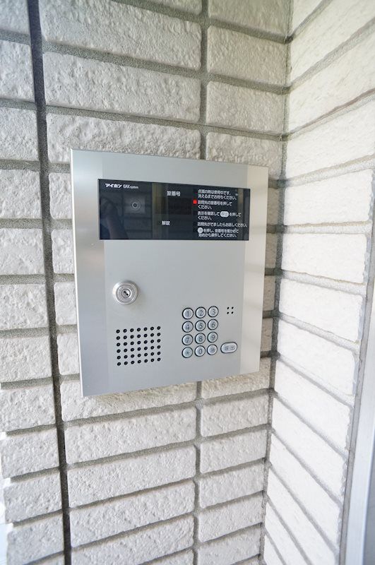 �y�Z�L�����e�B�z�@