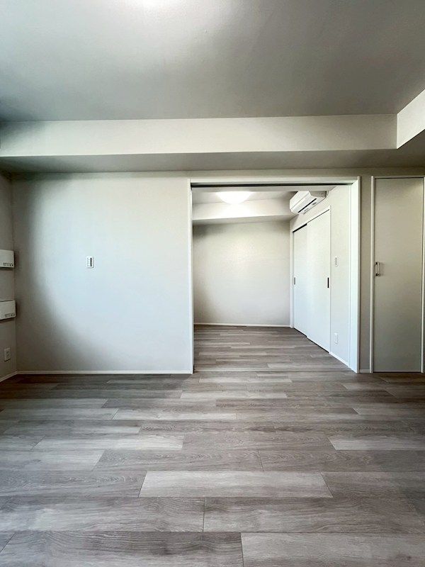 �y�����E���r���O�z�@