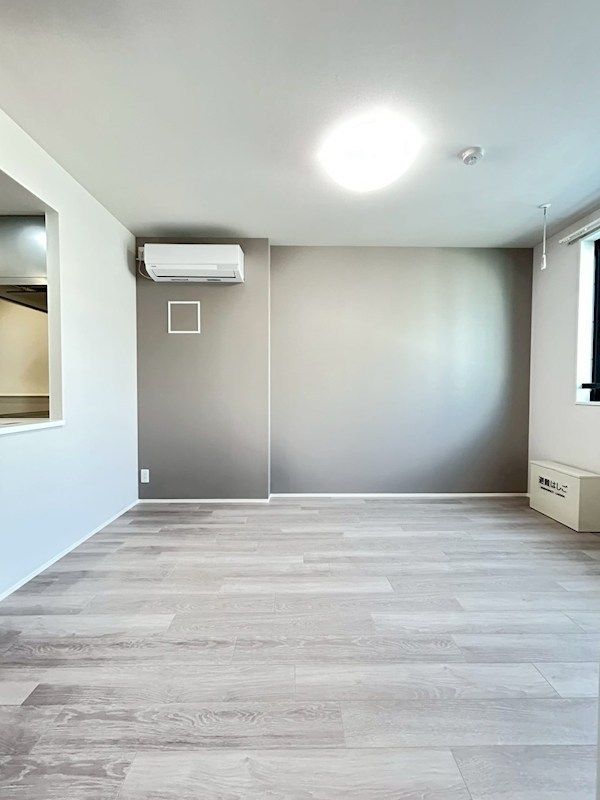 �y�����E���r���O�z�@