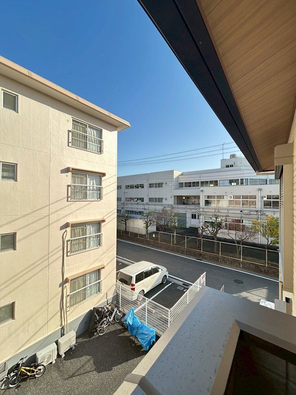 �y���]�z�@