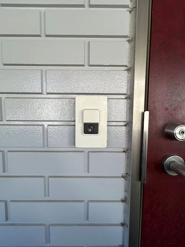 �y�Z�L�����e�B�z�@