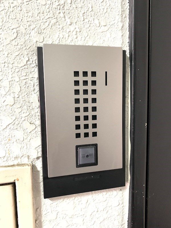 �y�Z�L�����e�B�z�@