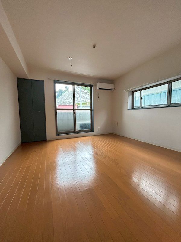 �y���ԁE���r���O�z�@