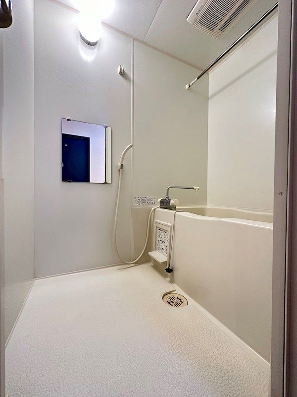 �y�o�X�z�@���������K�A�o�X�E�g�C���ʁB