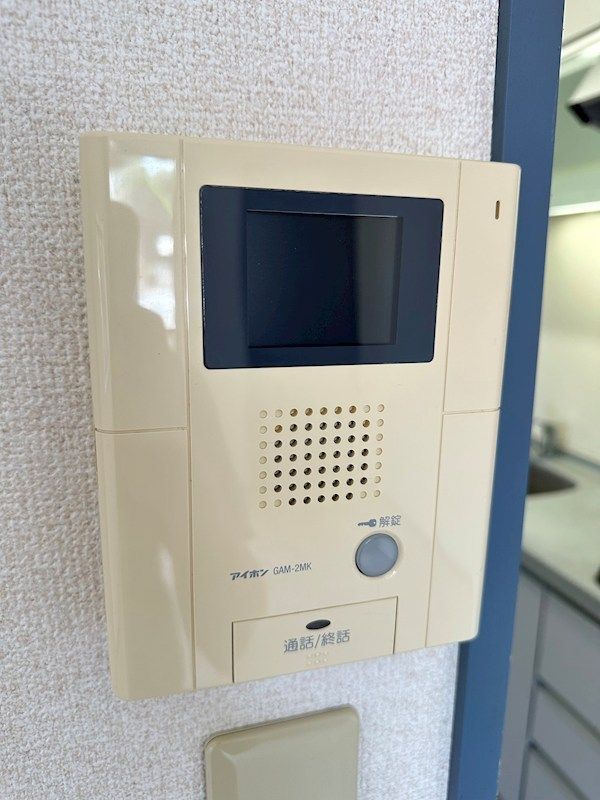 �y�Z�L�����e�B�z�@�Z�L�����e�B�ʂ����S�B���j�^�[�z�������B