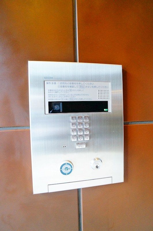 �y�Z�L�����e�B�z�@
