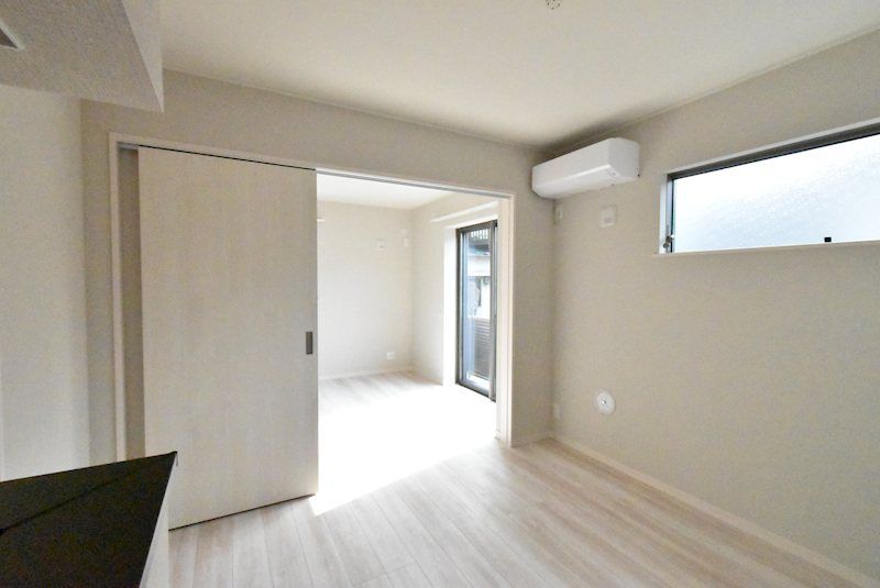 �y���ԁE���r���O�z�@