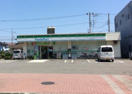 �y���Ӂz�@�t�@�~���[�}�[�g 149m