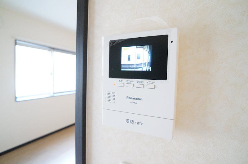 �y�Z�L�����e�B�z�@