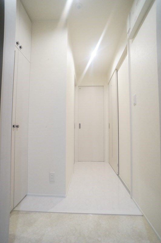 �y���ցz�@�V���[�Y�{�b�N�X�����ŁA�����Y��Ȍ��ւɁB