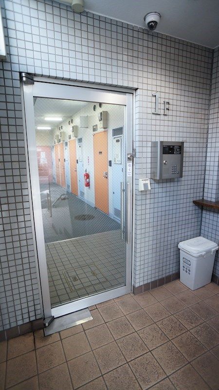 �y�Z�L�����e�B�z�@�h�ƃJ�����t��