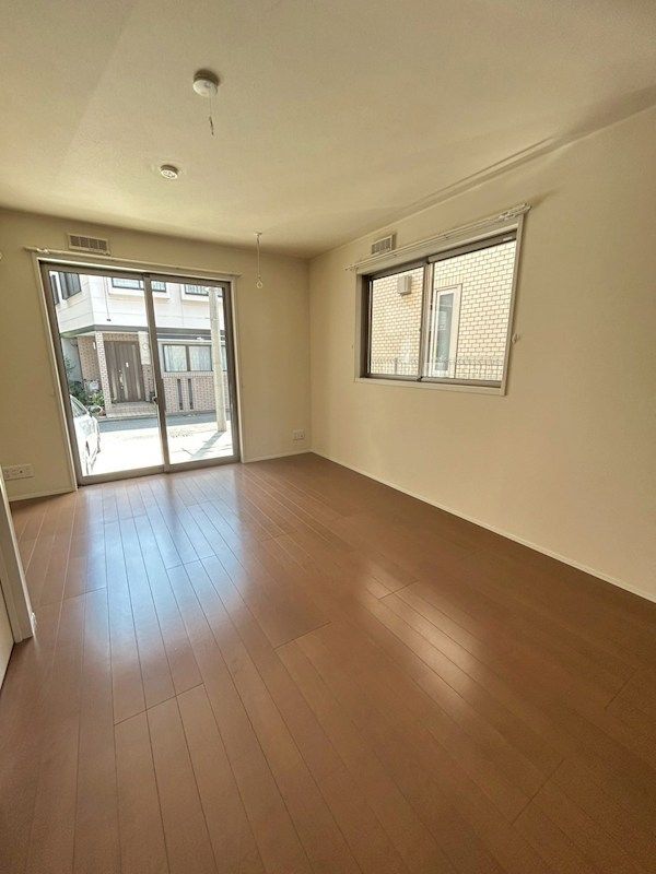 yԁErOz@10̊JBƋu܂B