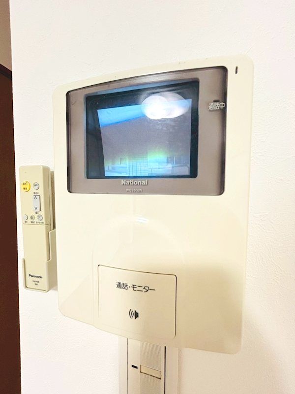 �y�Z�L�����e�B�z�@