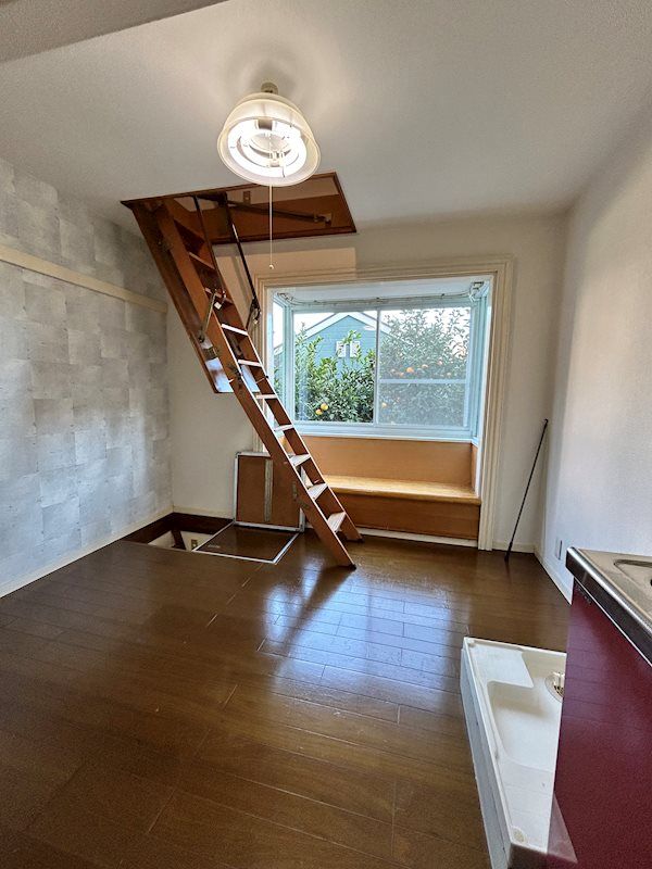 �y���ԁE���r���O�z�@