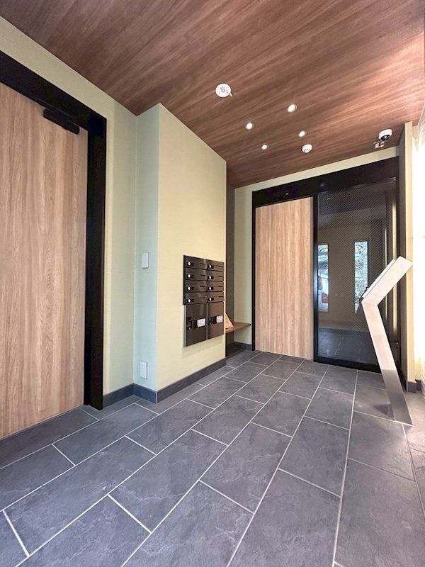 �y�G���g�����X�z�@