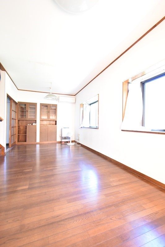 �y���ԁE���r���O�z�@