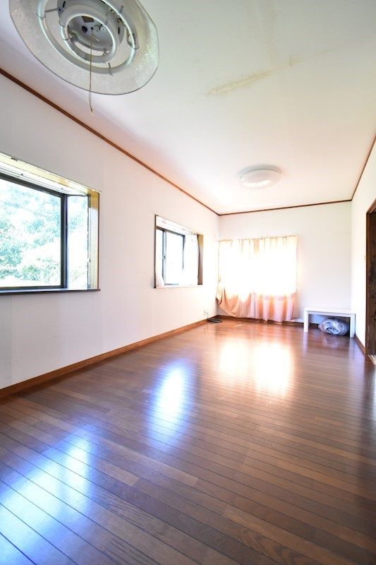 �y�����E���r���O�z�@