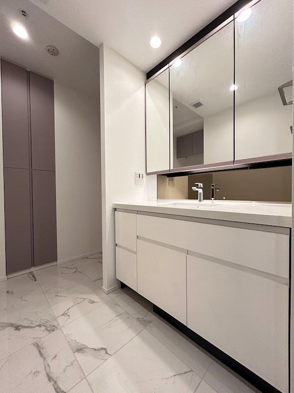 �y���ʏ��z�@