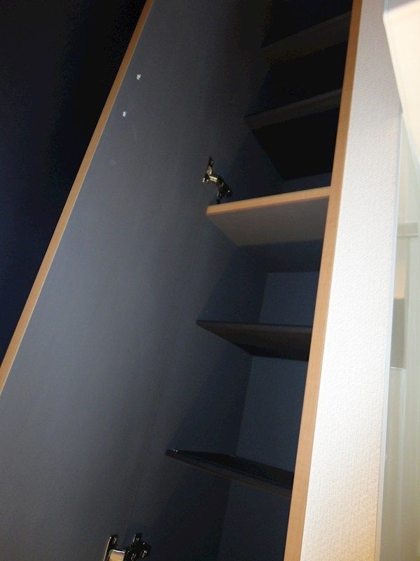 �y���[�z�@���ւ��X�b�L���Еt���V���[�Y�{�b�N�X�����B�V���v���Ȍ����ڂŁA�������������փX�y�[�X�����o���܂��B