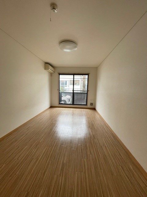 �y���ԁE���r���O�z�@