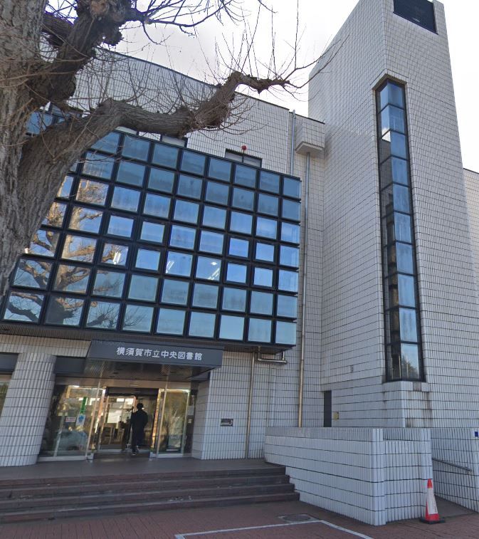 �y���Ӂz�@���{��s�������}���� 236m