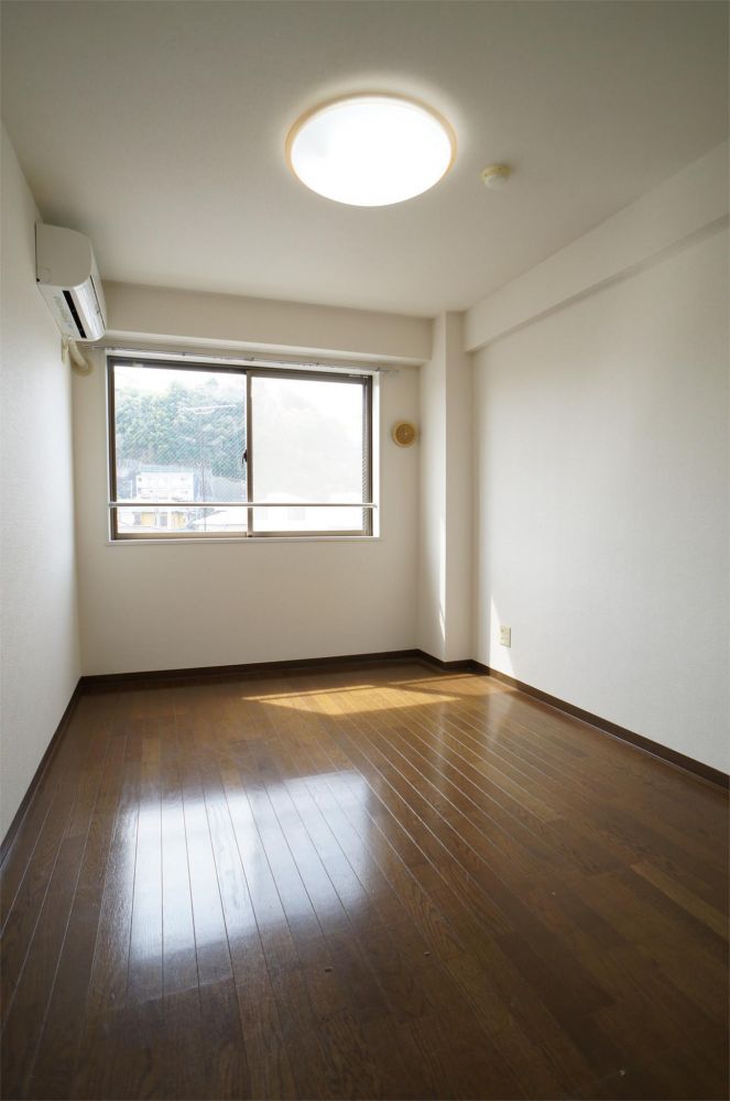 �y�Q���z�@