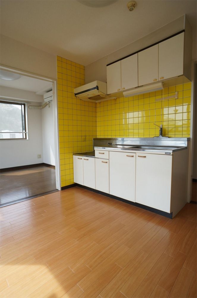 �y�����E���r���O�z�@