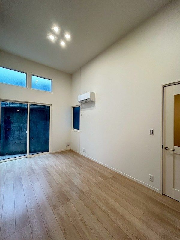 �y���̑������E�X�y�[�X�z�@