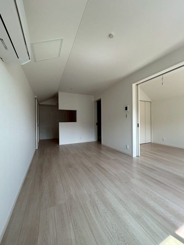 �y���ԁE���r���O�z�@