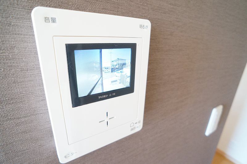 �y�Z�L�����e�B�z�@����̖h�Ɩʂɔz�������A���j�^�[�t���C���^�[�z��