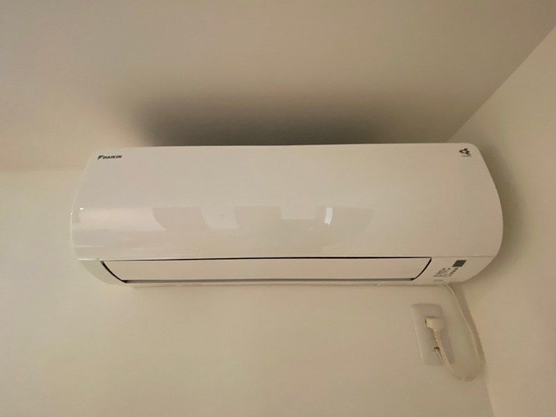 �y���̑��ݔ��z�@��N�����K�ɉ߂�����G�A�R�������B