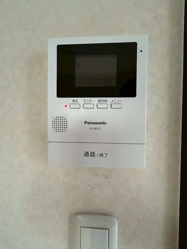 �y�Z�L�����e�B�z�@